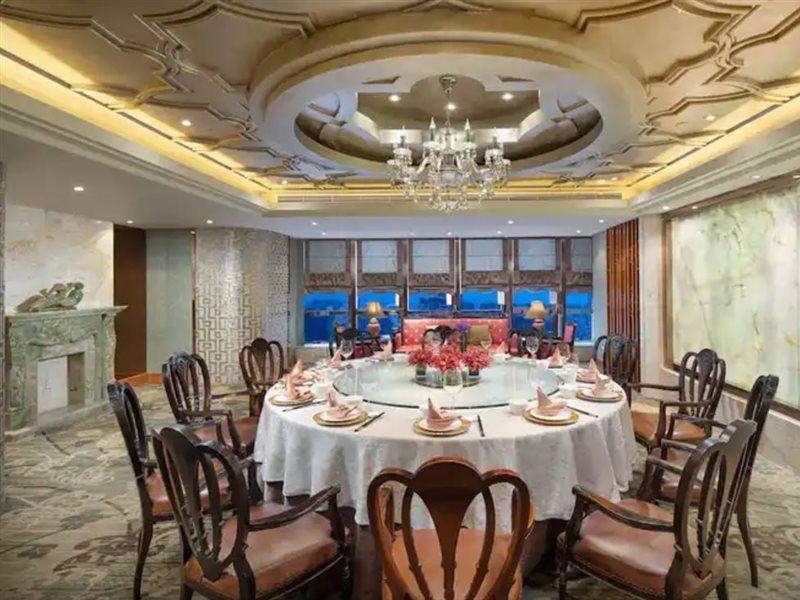 Crowne Plaza Shanghai Nanjing Road By Ihg Екстер'єр фото A private dining room at the restaurant