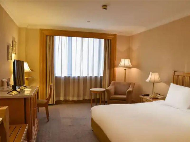Crowne Plaza Shanghai Nanjing Road By Ihg Екстер'єр фото A room at the hotel